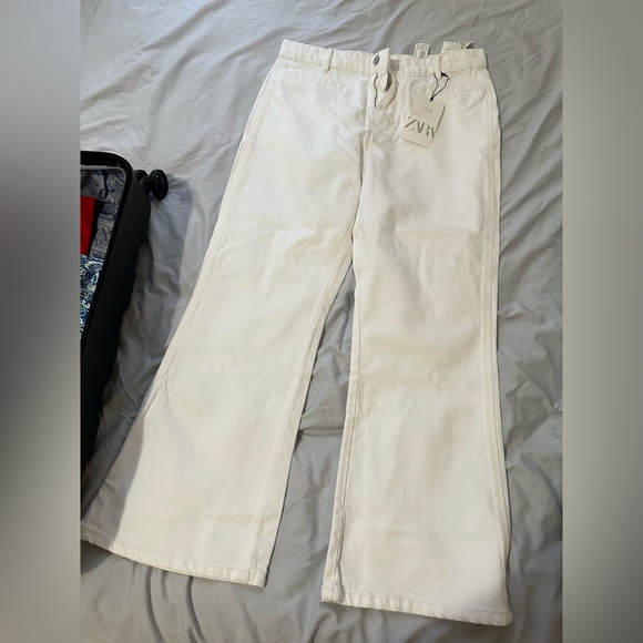 New - Picture 1 of 6